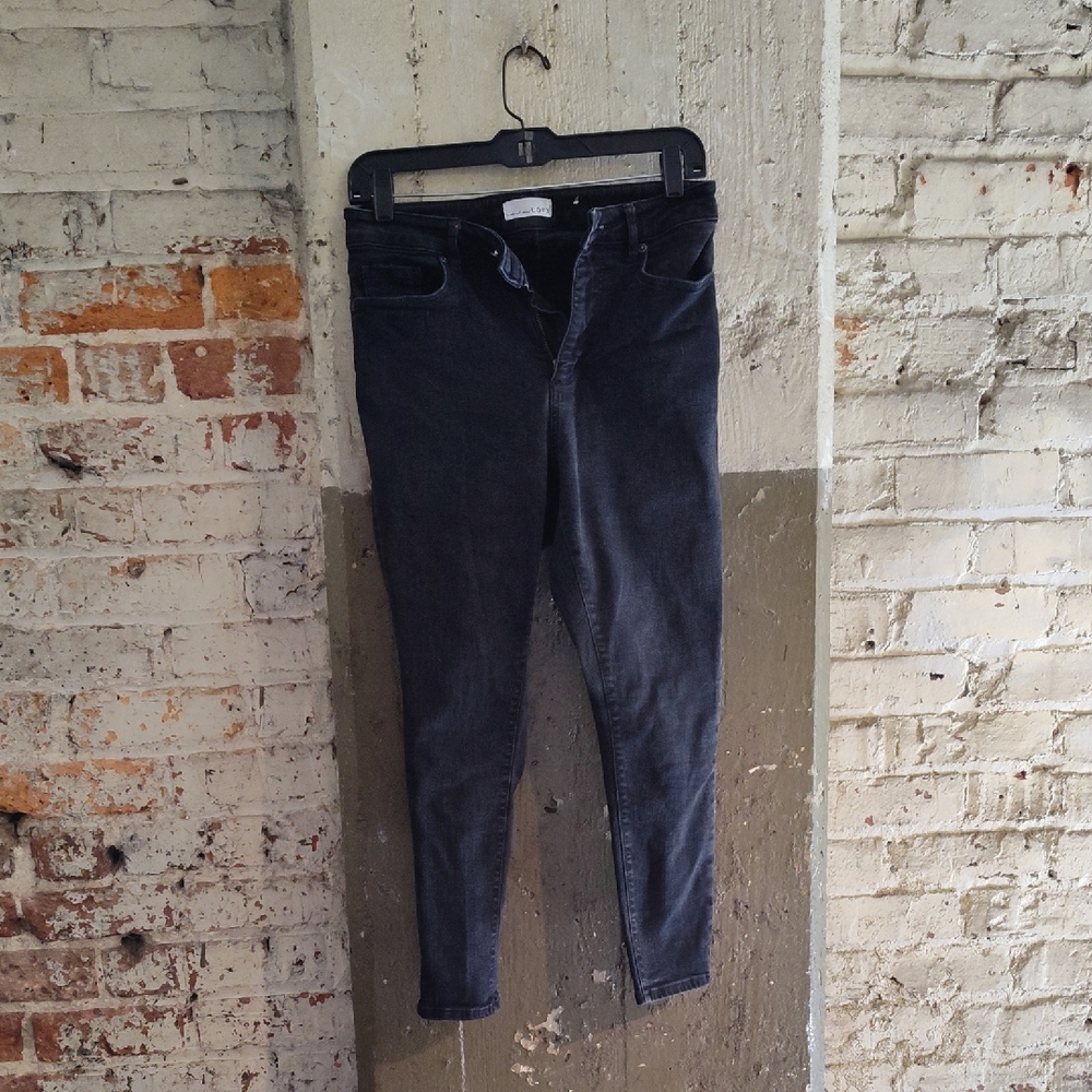 LOFT Black Skinny Jeans with Classic Style